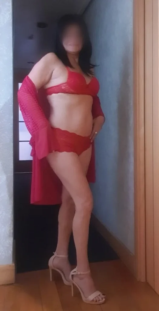 Dara, woman in Irún — photo 2