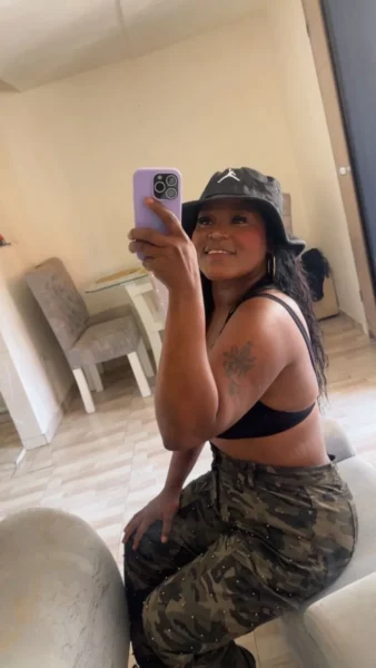 Pamela. Scort
