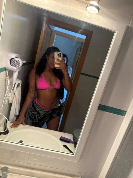 Pamela Una Tentacion