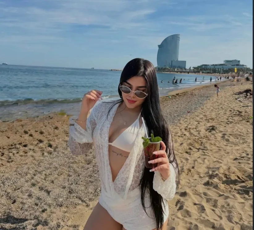 Aleja, mujer en La Coruña — foto 5