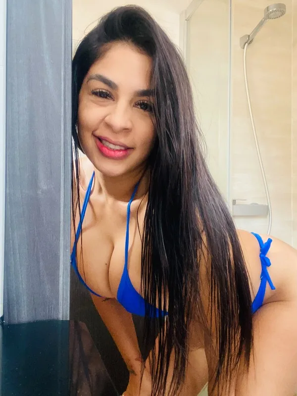 Andrea, mujer — foto 2