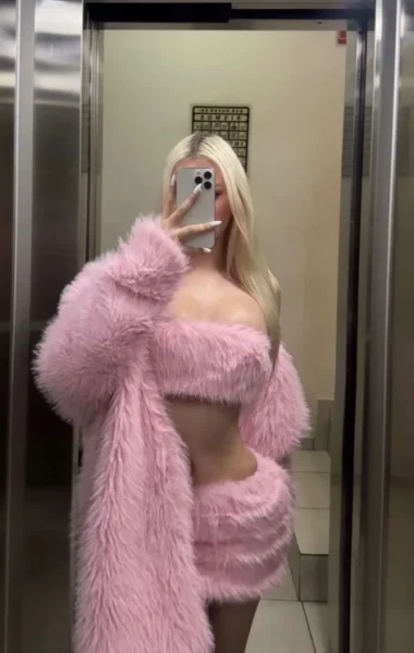 Angela Ts