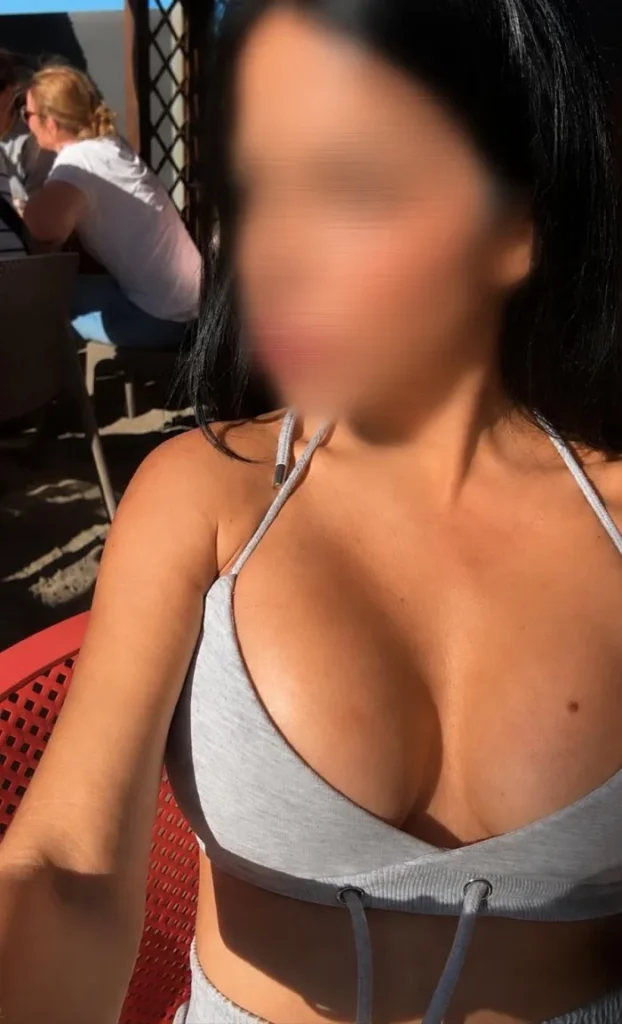 Candela Noir, woman in Puerto Banús — photo 3