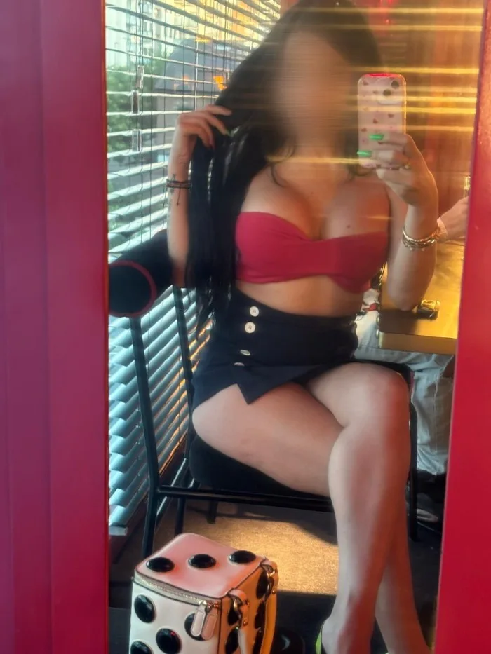 Candela Noir, woman in Puerto Banús — photo 4