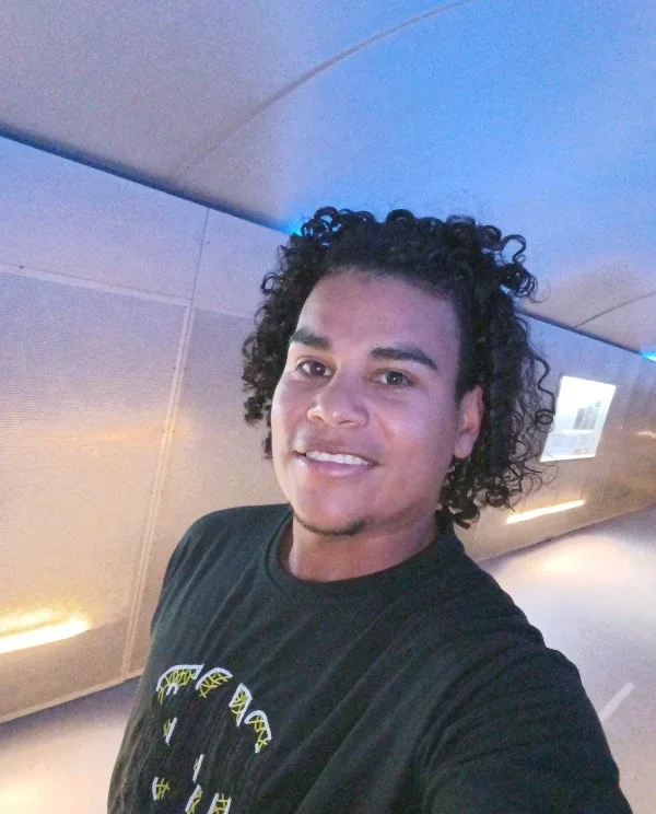 Chico Colombia, hombre en Alicante