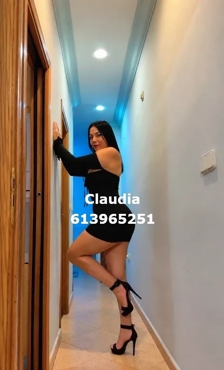 Claudia, mujer en Alcalá de Henares