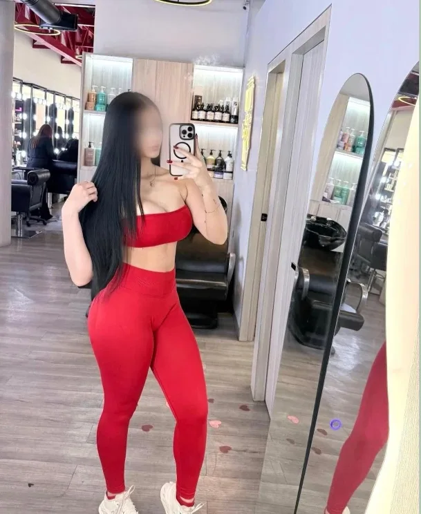 Dahia Hellin, mujer en Hellín — foto 3
