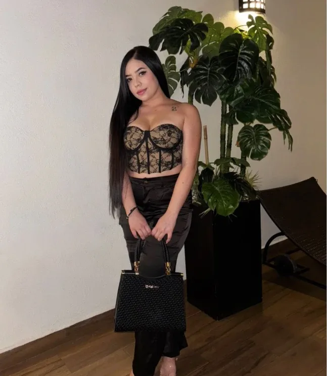 Gisel Girona, mujer en Gerona — foto 3