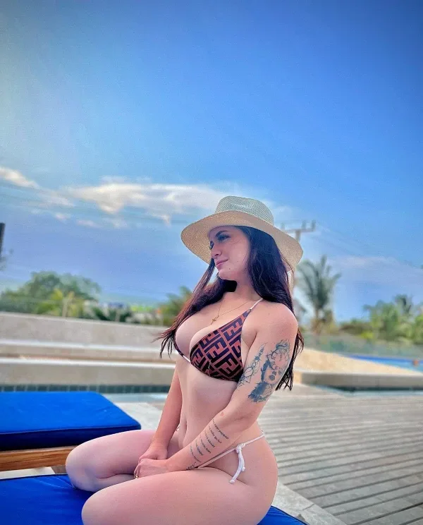 Greicibum Playa, woman in Ibiza — photo 4