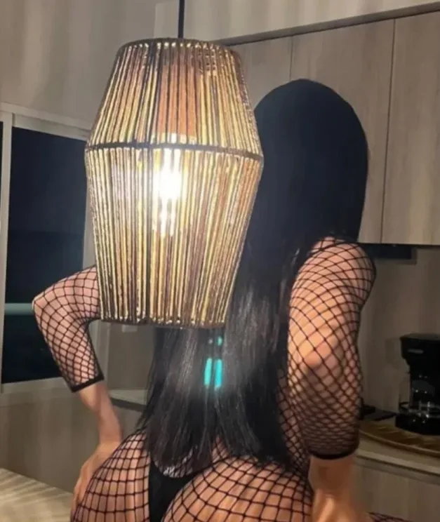Issa, woman in Monzón