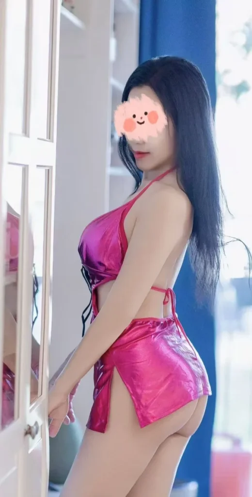 Luxi, woman in Gandía