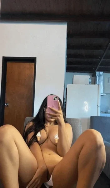 Mia Leon