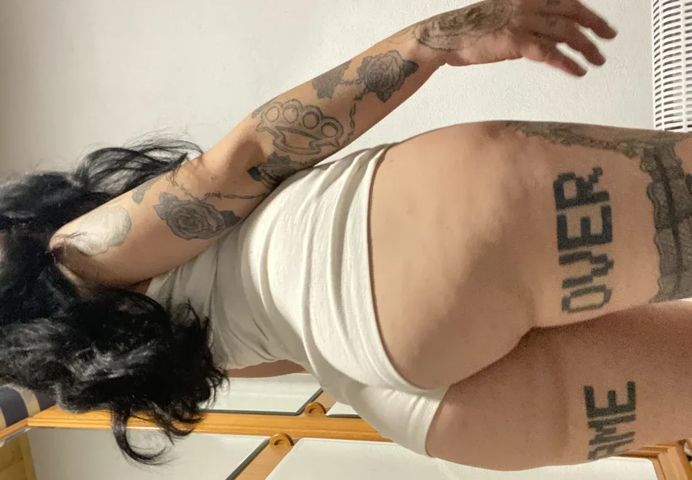Miranda C., woman in Rúa — photo 5