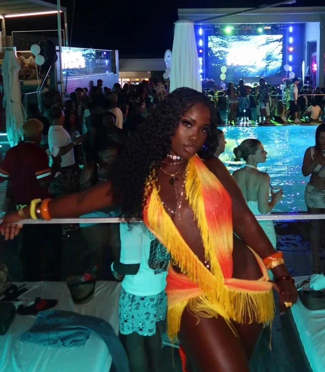 Pantera Negra, mujer en Torrevieja — foto 5