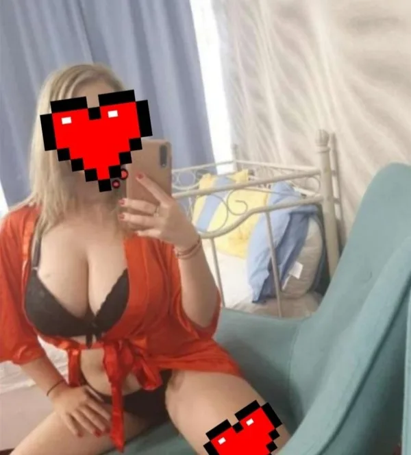 Rubia Tetona Cachond, woman in Plaza Eliptica — photo 2