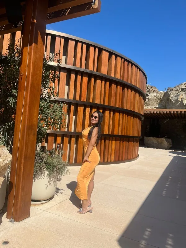 Sara Madrid, mujer en Latina — foto 2