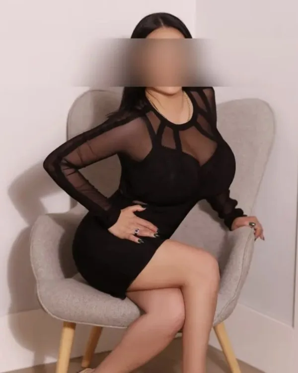 Sofía, woman in Villarobledo — photo 3