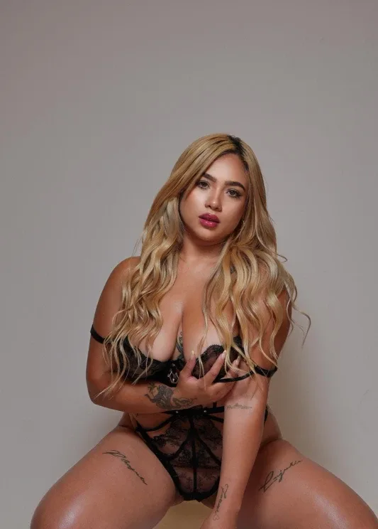 Valeria, mujer en Huesca