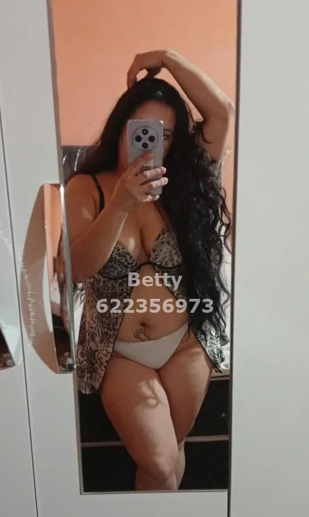 Betty, woman in Ibiza — photo 2