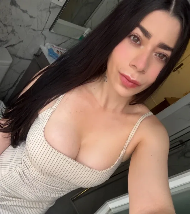 Kira, woman in Zaragoza