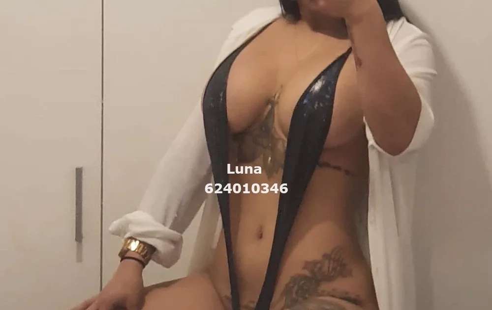 Luna, woman in Alicante