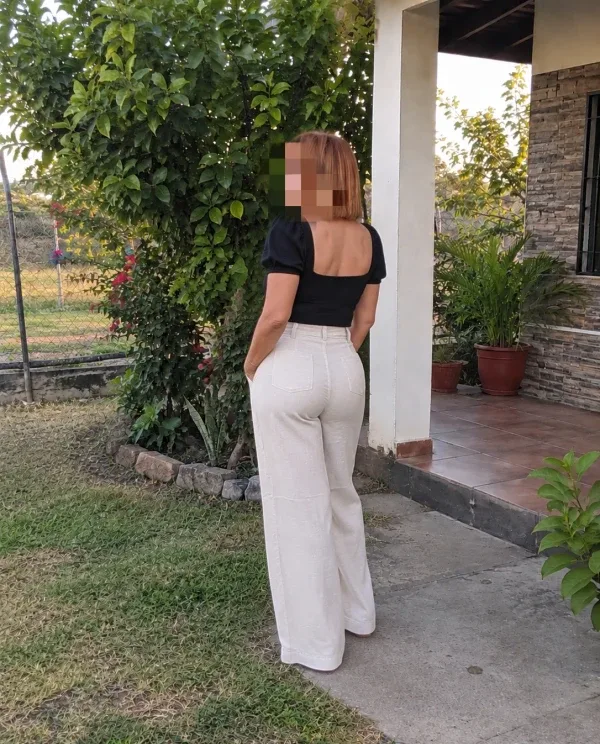 Noelia, woman in Villanueva de Arosa — photo 5